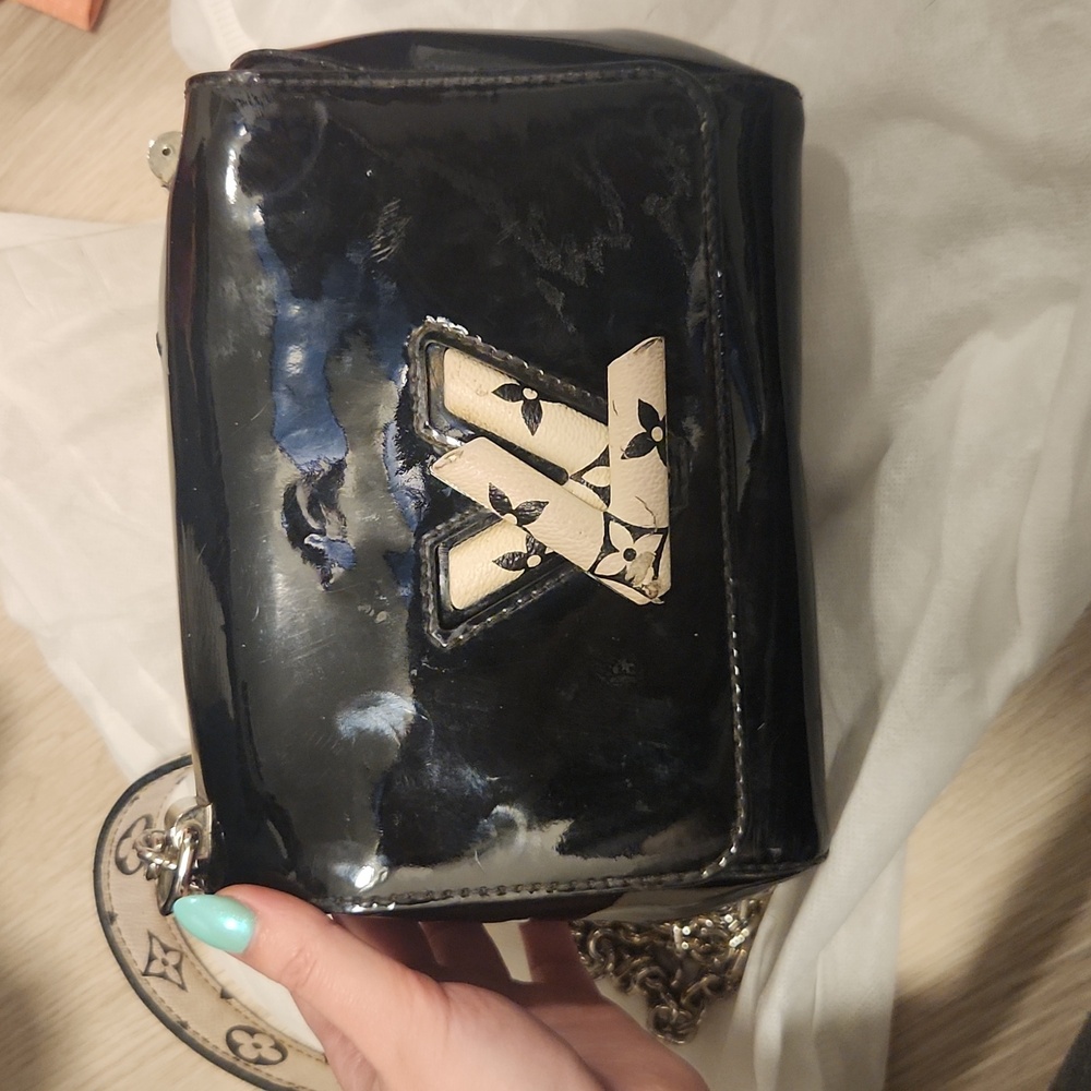 Louis Vuitton vernis twist pm
